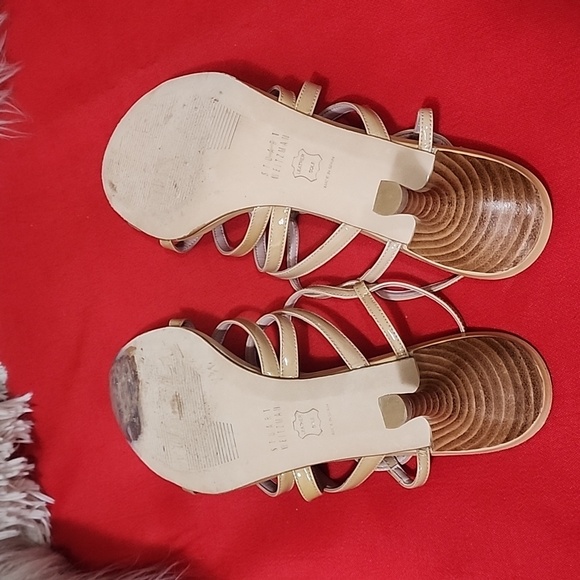 STUART WEITZMAN STUART - Picture 5 of 12